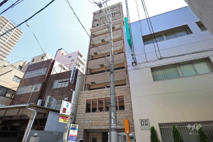 プレサンス心斎橋EASTの外観（南西側から）