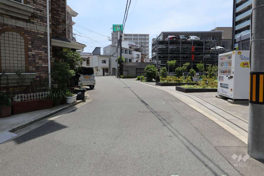 敷地南側の前面道路