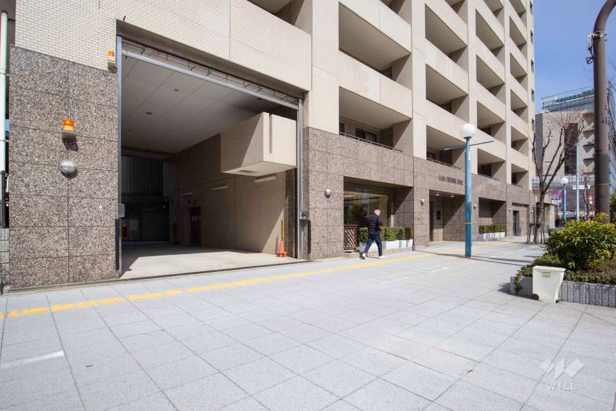 駐車場の出入口（リングシャッター付き）