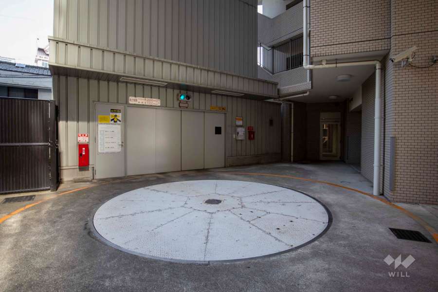 敷地内駐車場（タワー式立体）