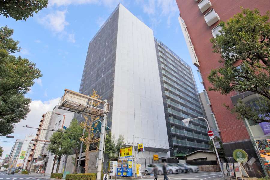 ザ・パークハウス大阪福島の外観（南東側から）※2024年12月現在大規模修繕工事中