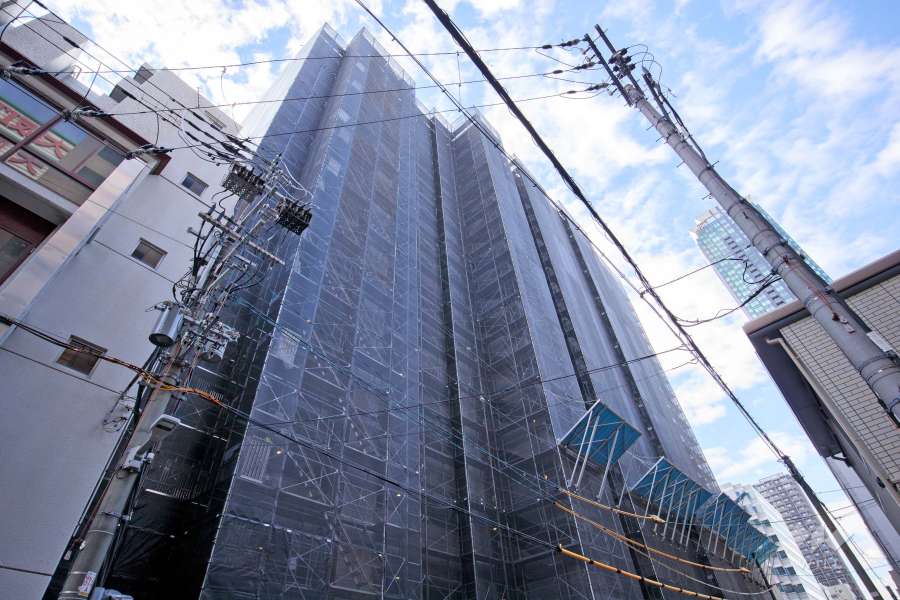 ザ・パークハウス大阪福島の外観（北西側から）※2024年12月現在大規模修繕工事中