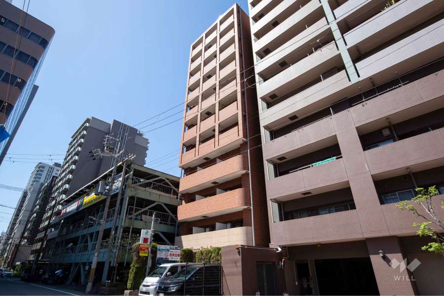 プレサンス梅田インテルノの外観(南東側から)