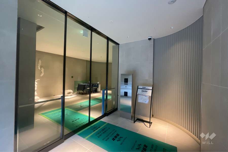 エントランスはオートロック付きです。