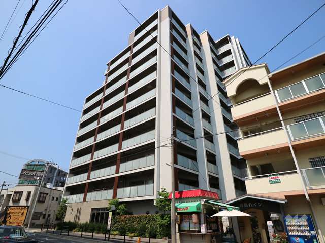 パレ伊丹ファインステイ2の外観（南西側から）
