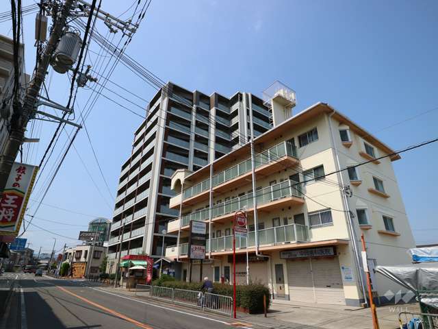 パレ伊丹ファインステイ2の外観（南西側から）