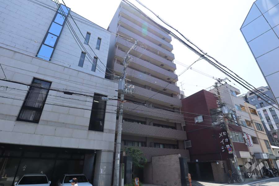 リーガル西天満2の外観（北東側から）