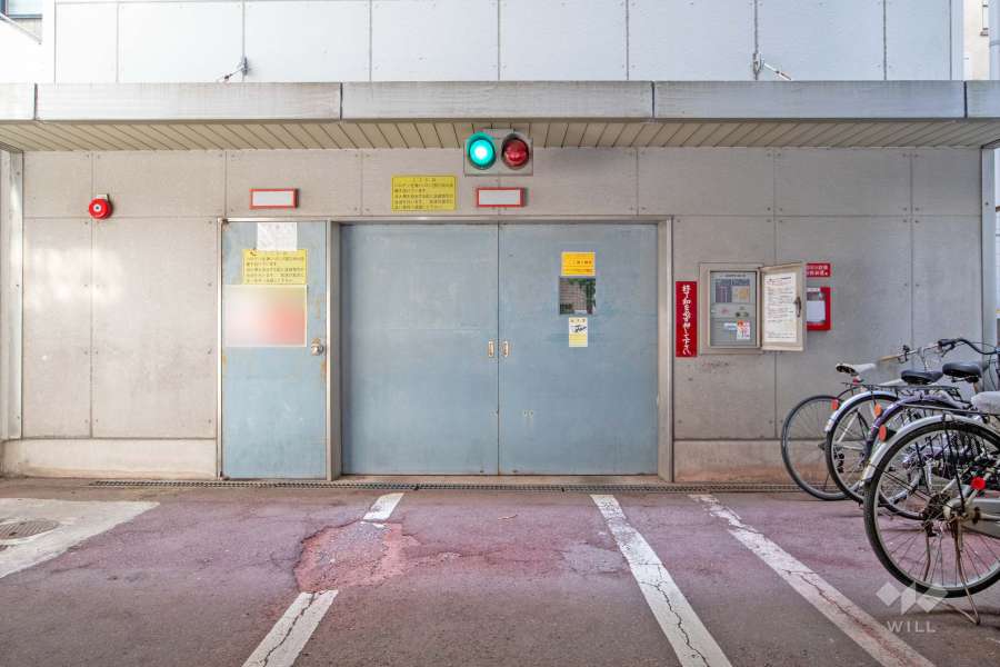 敷地内駐車場（屋内機械式）　