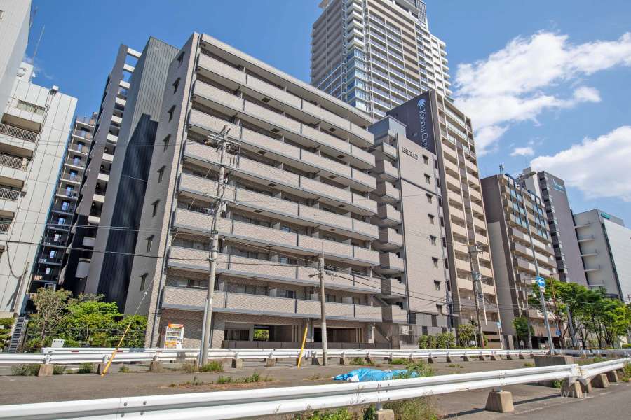 エスリード東梅田の外観（北西側から）