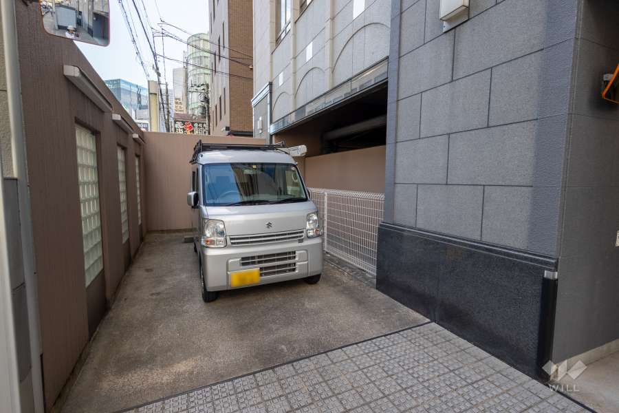 敷地内駐車場（屋外平面式）
