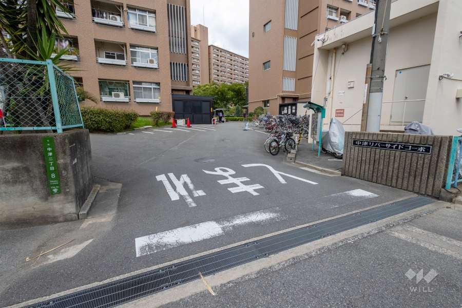 駐車場の出入り口