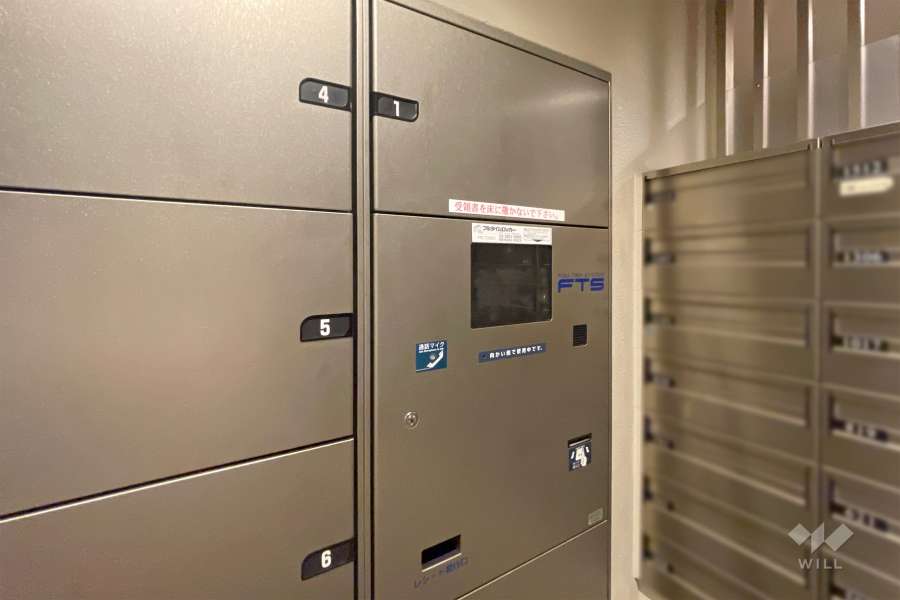 宅配ボックスと共用ポスト　