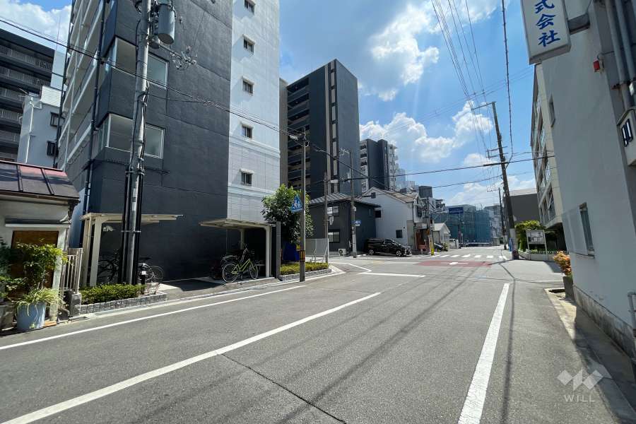 敷地南側の前面道路