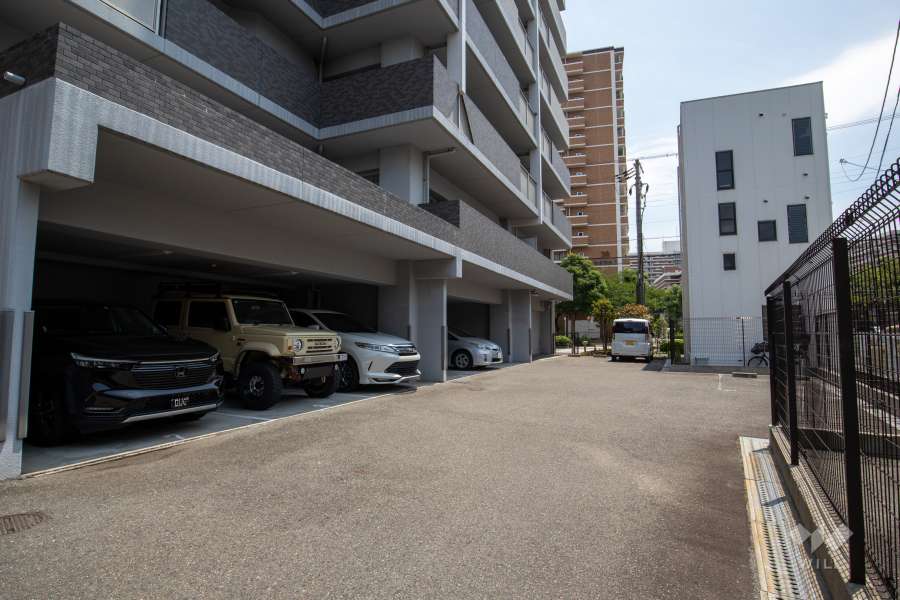 敷地内駐車場（屋内平面式）