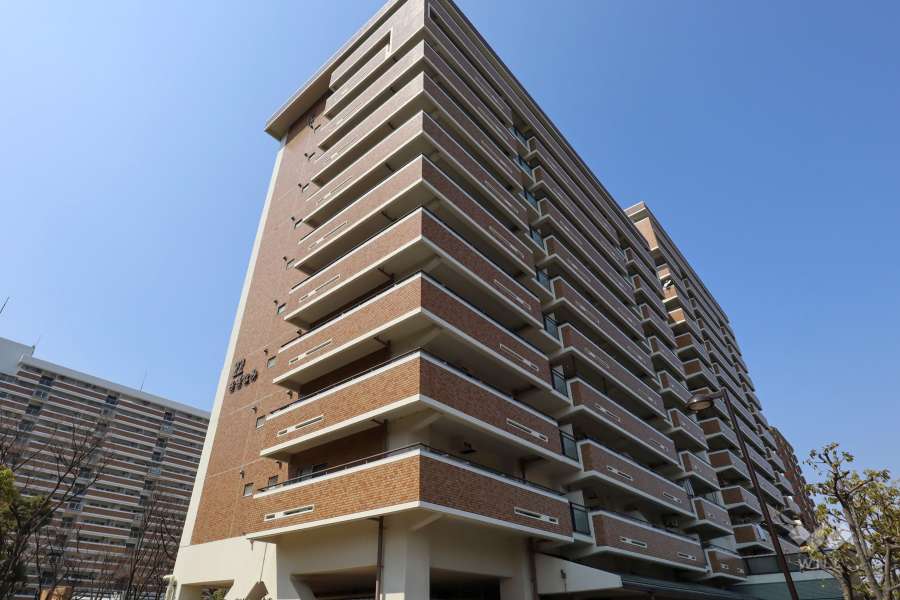 淀川リバーサイドタウンさざなみプラザ22号棟の外観（南東側から）