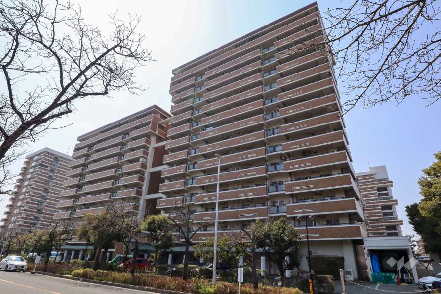 淀川リバーサイドタウンさざなみプラザ22号棟の外観（北東側から）