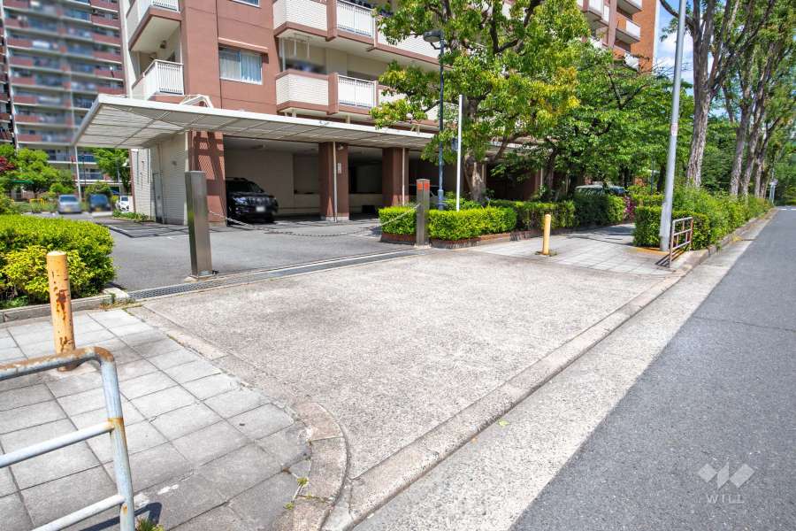 駐車場の出入口