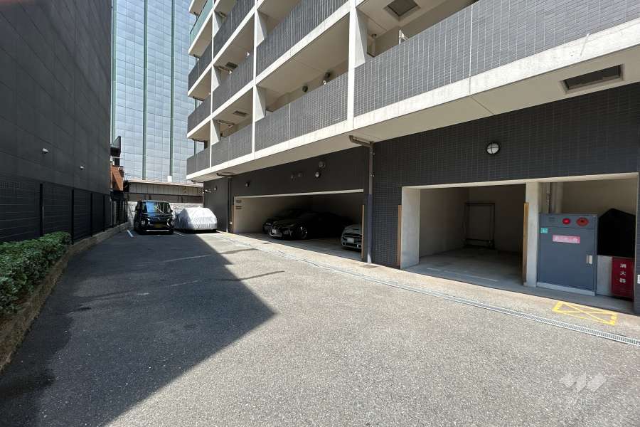 敷地内駐車場（屋内平面式・屋外平面式）