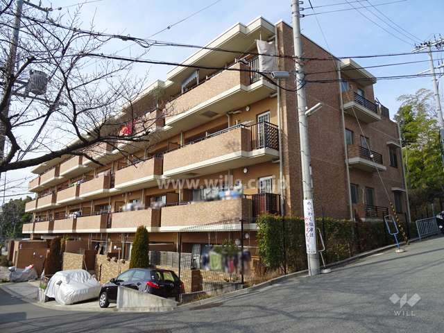 ユニーブル千里山西の外観（南東側から）