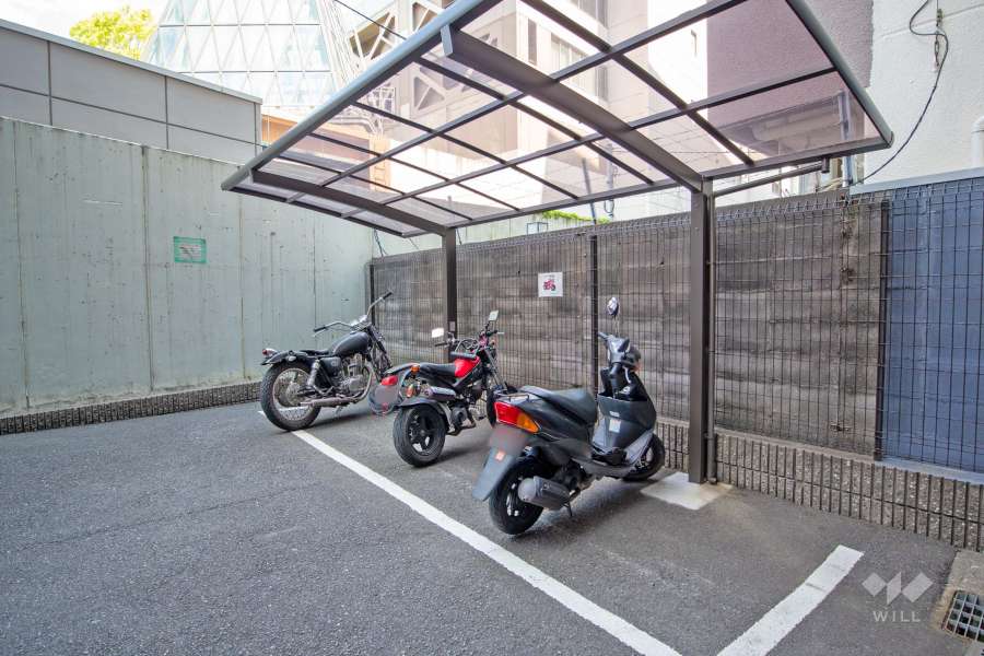 バイク置場　