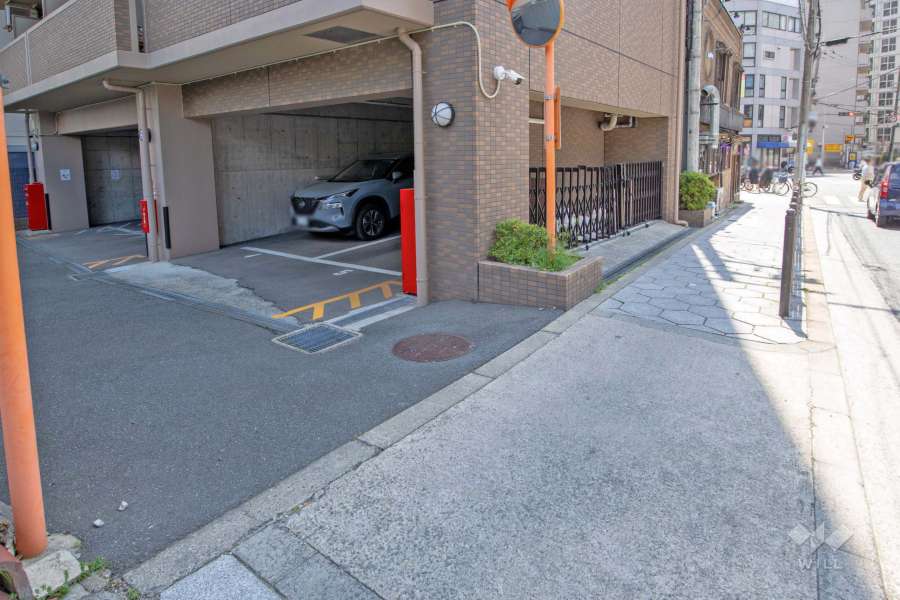 駐車場の出入り口　