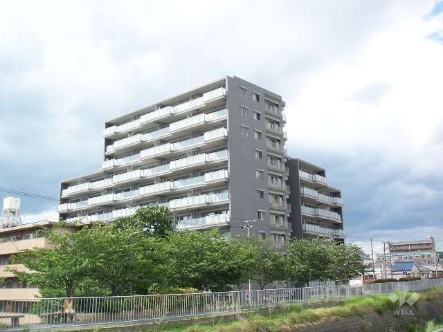 ウェリス吹田豊津シティハウスの外観(南東側から）