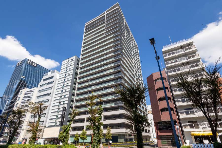 ローレルタワー南森町ル・サンクの外観（南東側から）