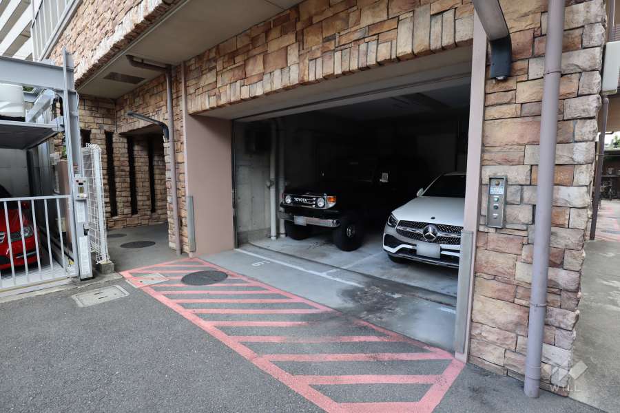 敷地内駐車場（屋内平面式）