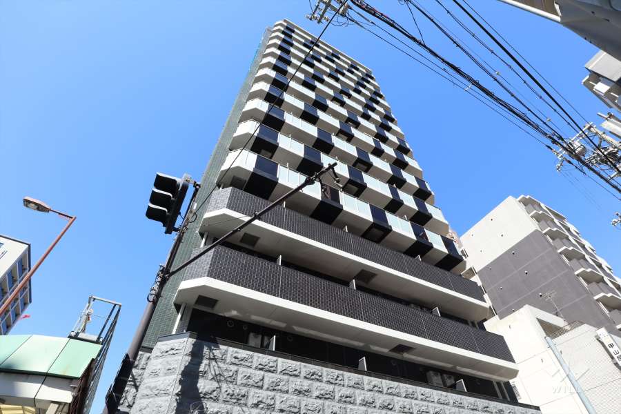 プレサンス松屋町グレースの外観（南西側から）