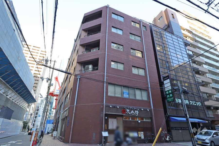 メゾンドール高麗橋の外観（南西側から）