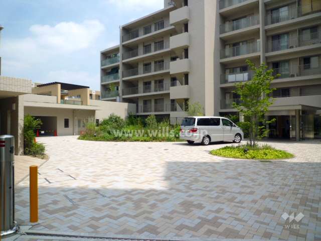 敷地中央にあるロータリー