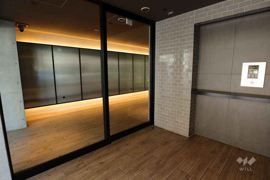 エントランスはオートロック付きです。