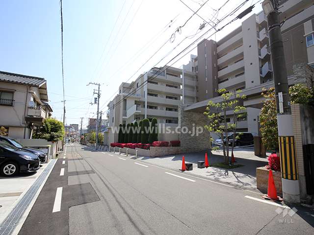 敷地北側の前面道路