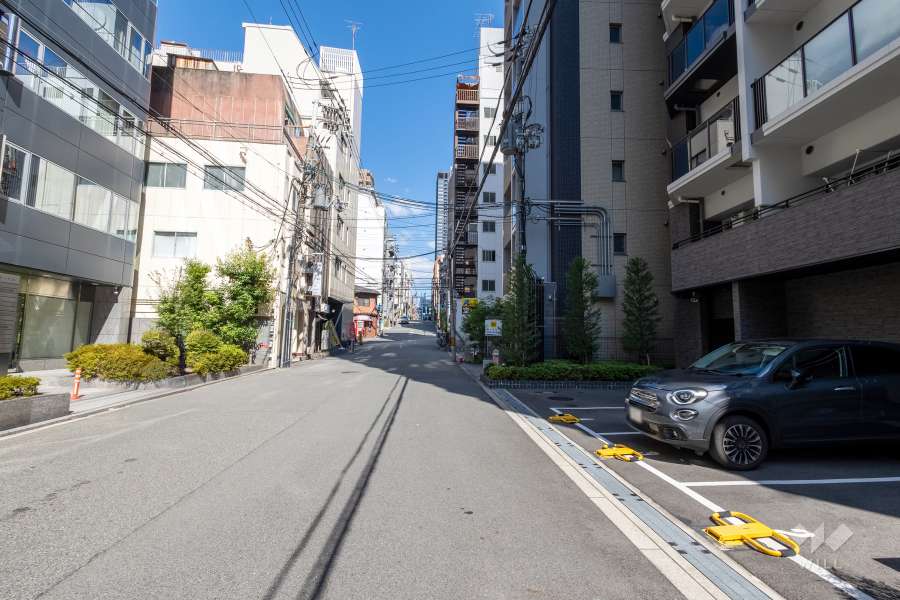 敷地北側の前面道路