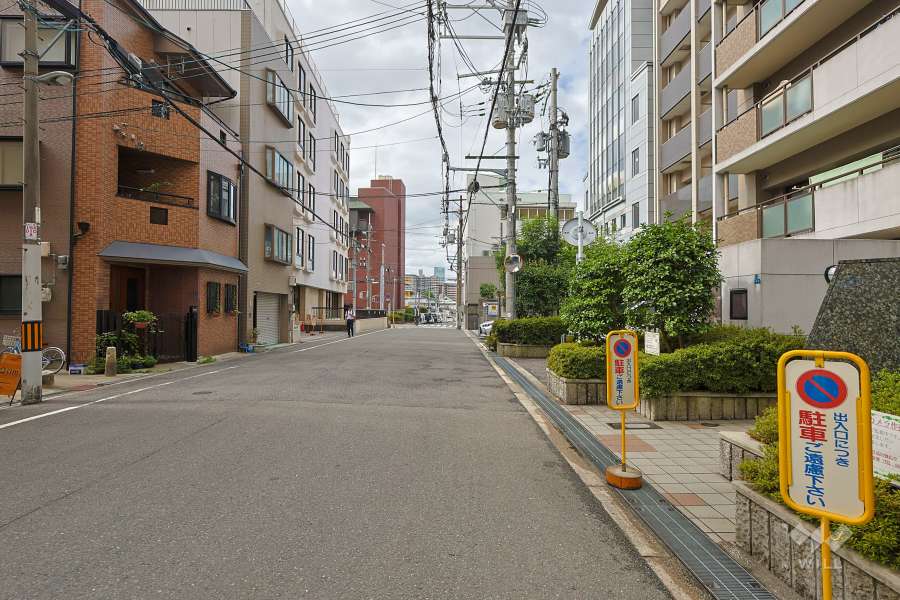 敷地東側の前面道路