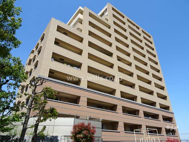 アリスト吹田新芦屋ヒルズの外観（南西側から）