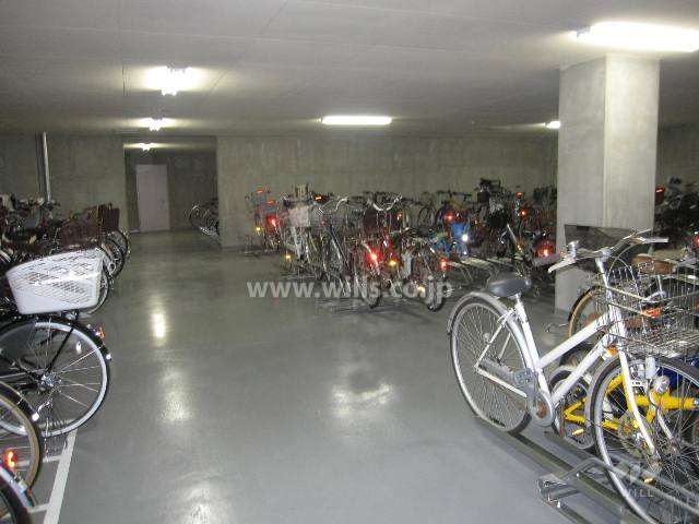 屋内にある駐輪場