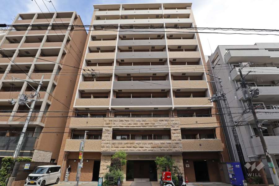 プレサンス上町台東平の外観（西側から）