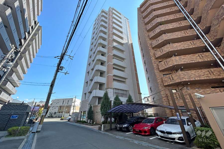 ドルチェヴィータ江坂の外観（北西側から）