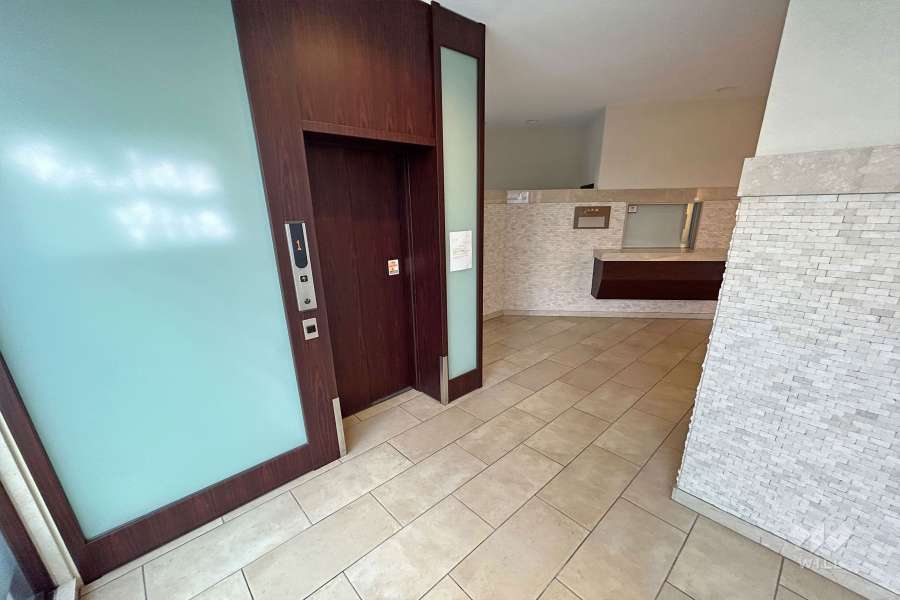 エントランスホール