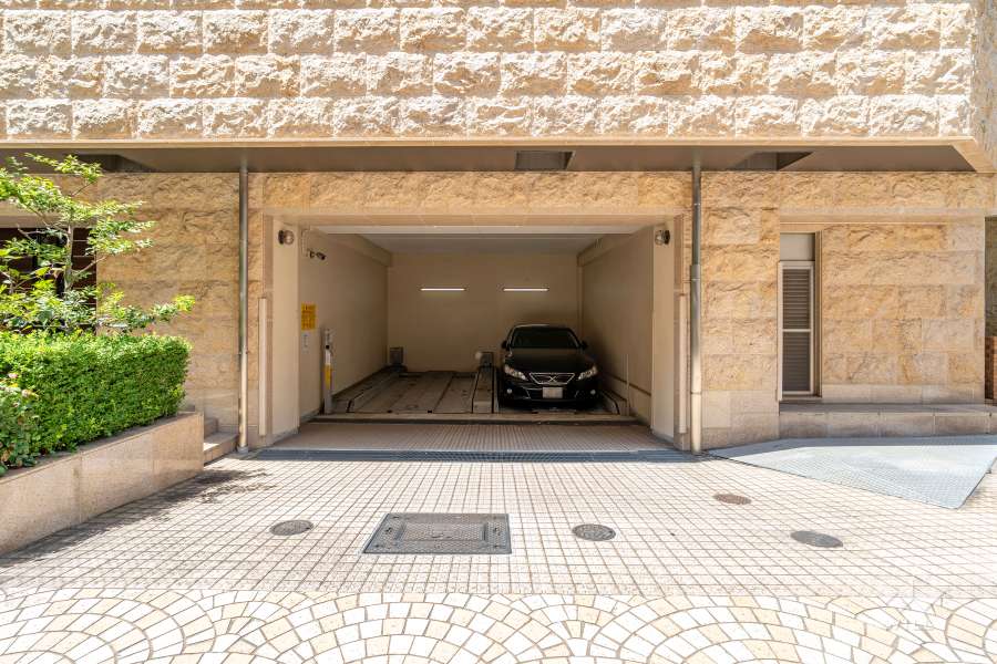 敷地内駐車場（屋内機械式）