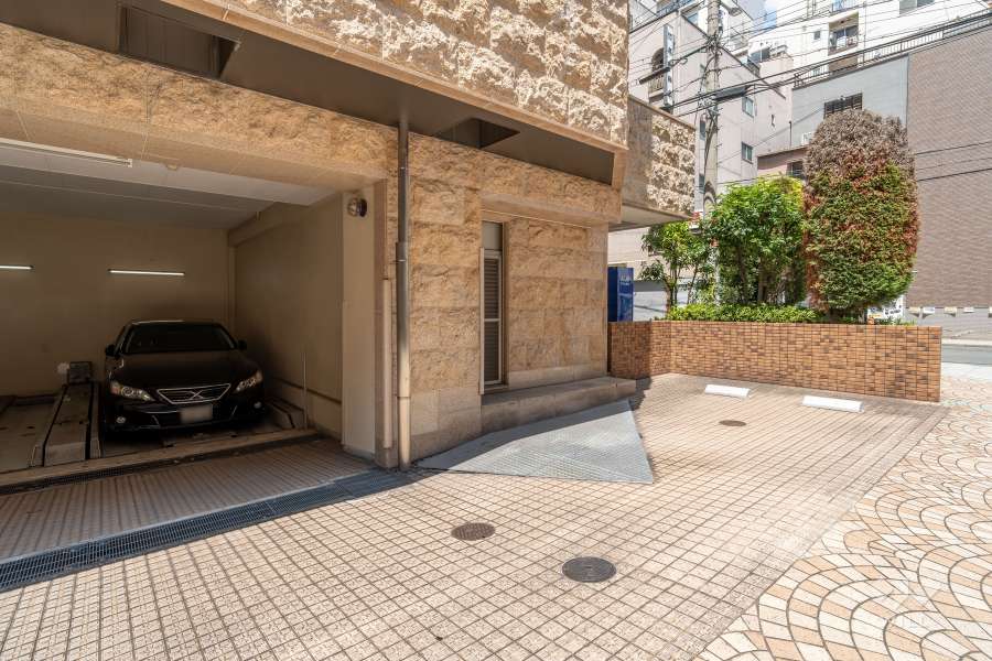 敷地内駐車場（屋外平面式）　　