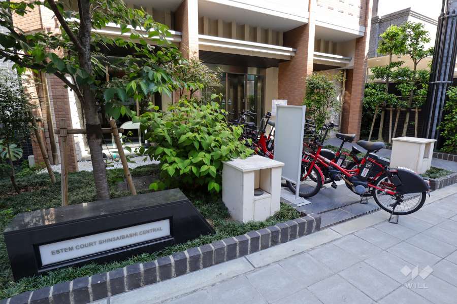 エントランスの銘板