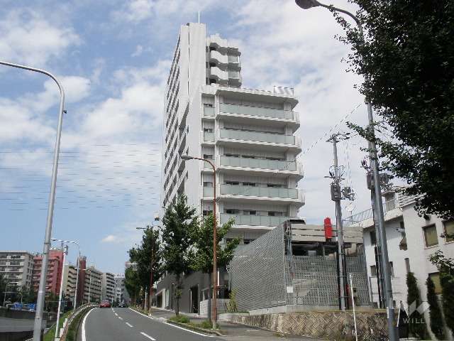 ライオンズ豊中緑地公園ヒルズビューの外観（南西側から）