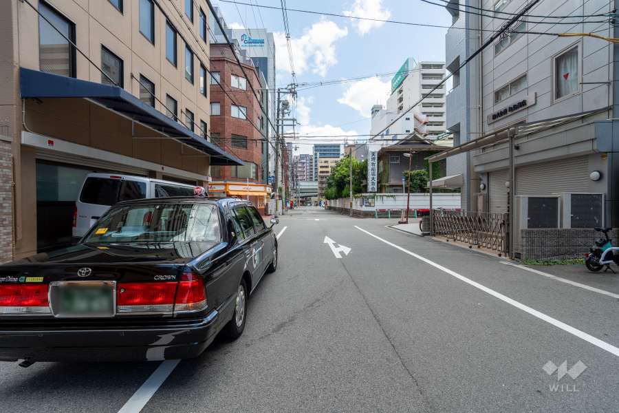 敷地南側の前面道路