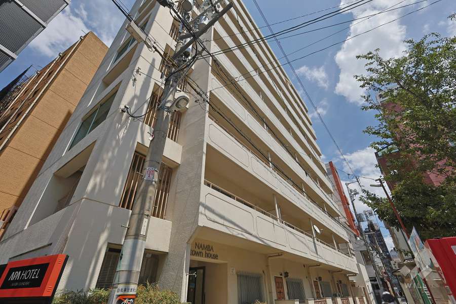 ナンバタウンハウスの外観（南西側から）