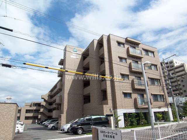 サーパス吹田垂水町の外観(南西から)