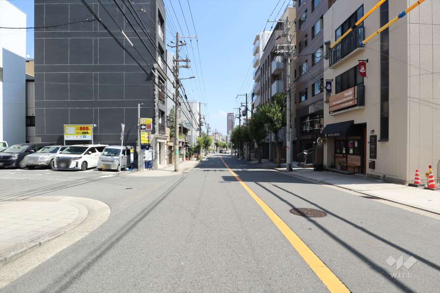 敷地南側の前面道路