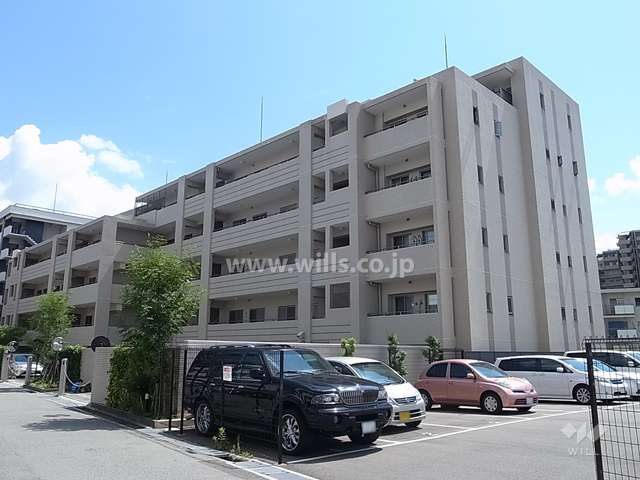 プラウド千里桃山台の外観(北西側から）