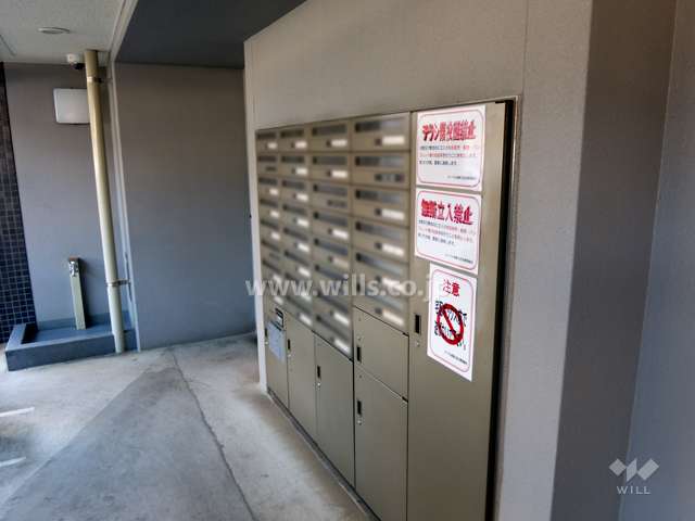 共用ポストと宅配ボックス